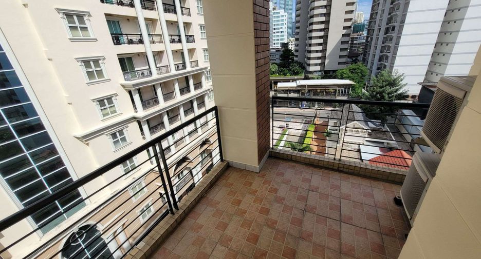 À louer 3 chambres condo à Khlong Toei, Bangkok