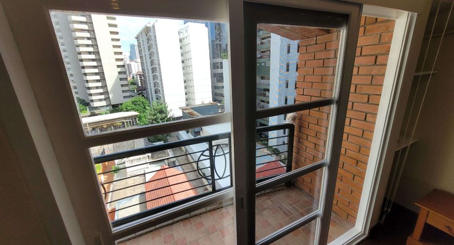 À louer 3 chambres condo à Khlong Toei, Bangkok