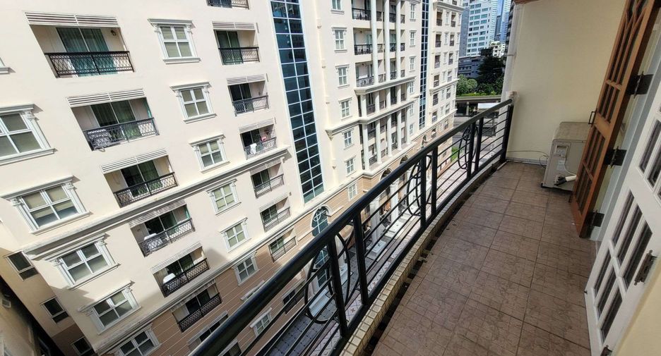 À louer 3 chambres condo à Khlong Toei, Bangkok