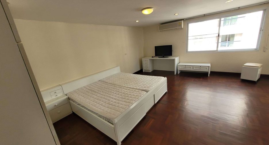 À louer 3 chambres condo à Khlong Toei, Bangkok