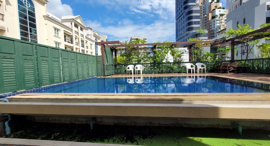 À louer 3 chambres condo à Khlong Toei, Bangkok