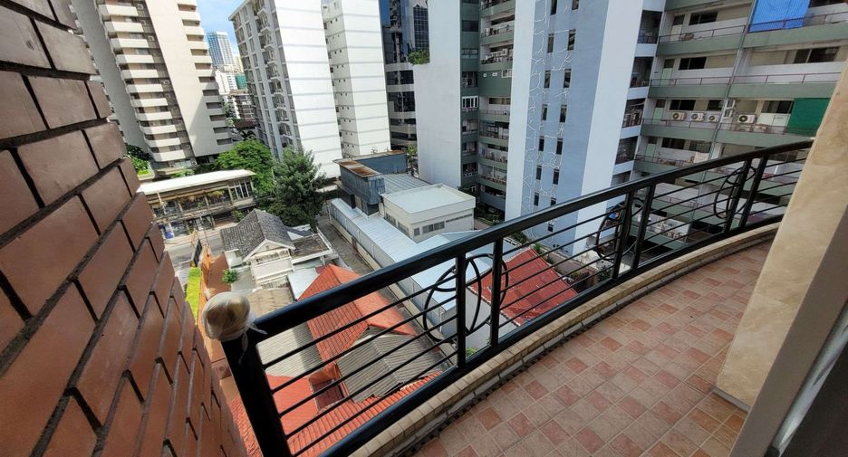 À louer 3 chambres condo à Khlong Toei, Bangkok