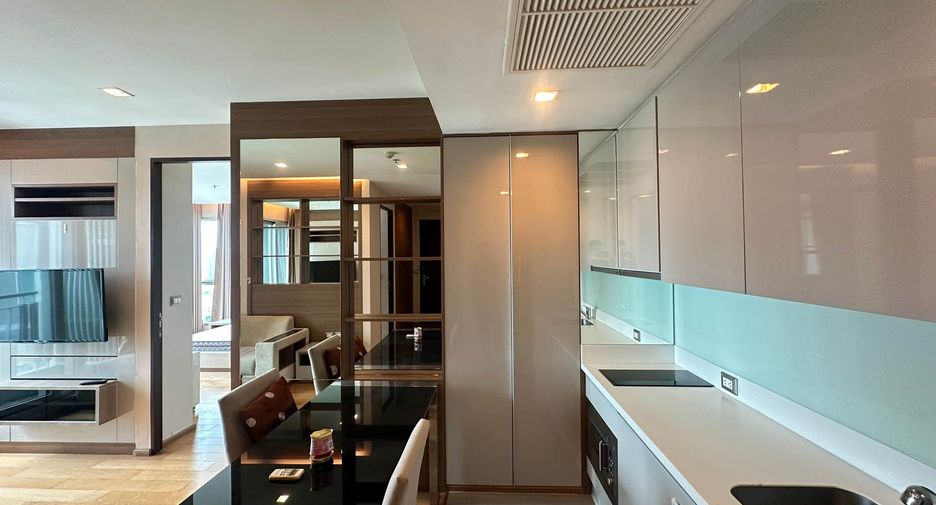 For rent 2 bedrooms condo in Watthana, Bangkok
