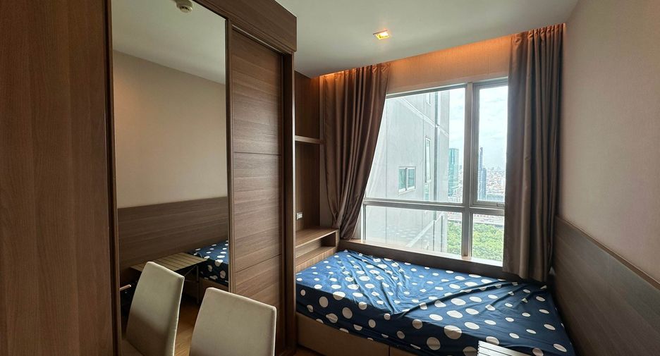 For rent 2 bedrooms condo in Watthana, Bangkok