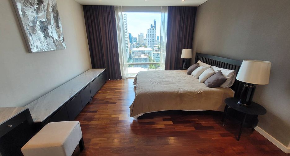 For rent 2 bedrooms condo in Khlong Toei, Bangkok