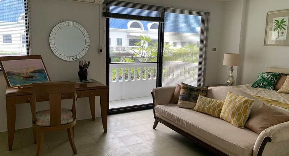For rent 3 bedrooms condo in Watthana, Bangkok