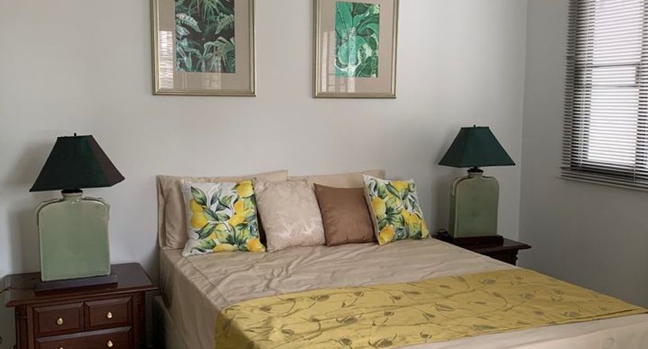 For rent 3 bedrooms condo in Watthana, Bangkok