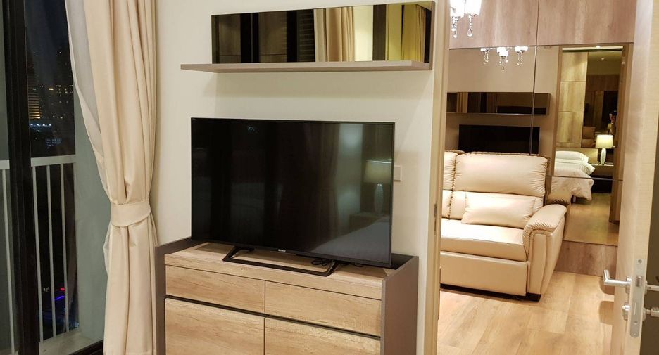For rent 2 bedrooms condo in Khlong Toei, Bangkok