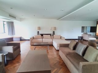 For rent 3 bedrooms condo in Khlong Toei, Bangkok