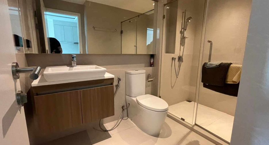 For rent 2 bedrooms condo in Khlong Toei, Bangkok