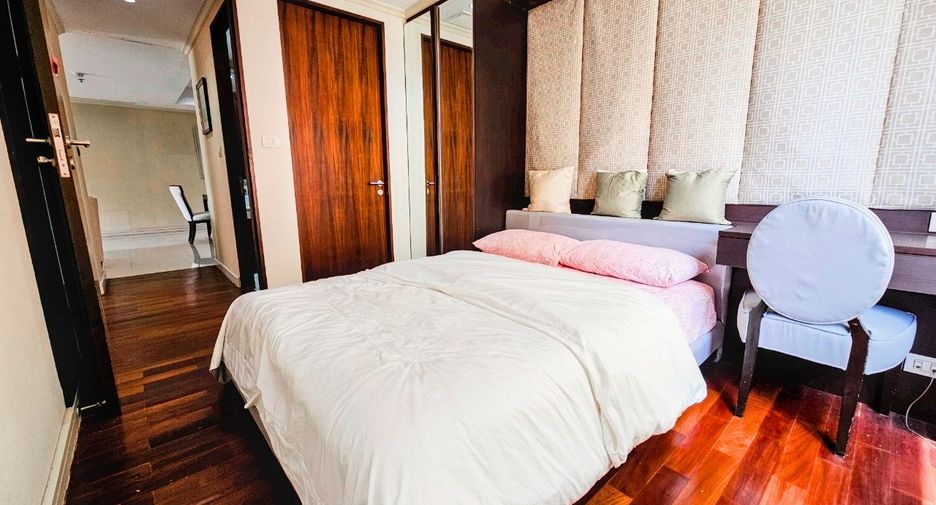 For rent 2 bedrooms condo in Watthana, Bangkok