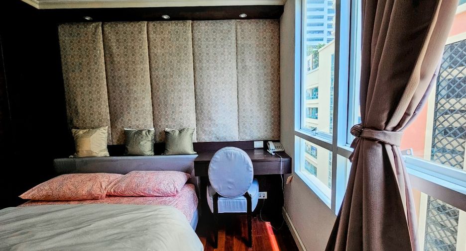 For rent 2 bedrooms condo in Watthana, Bangkok