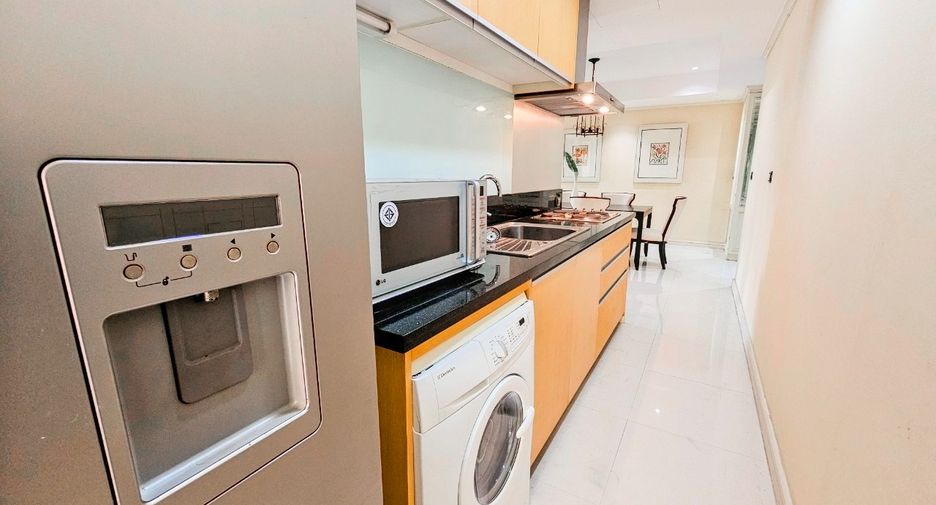 For rent 2 bedrooms condo in Watthana, Bangkok