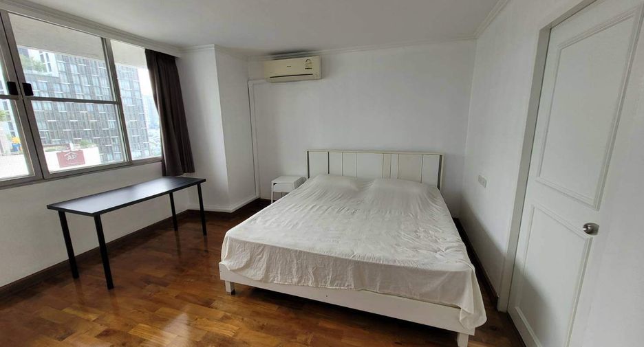 Condo en alquiler de 3 habitaciones en Watthana, Bangkok