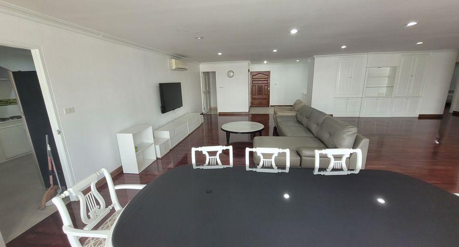 Condo en alquiler de 3 habitaciones en Watthana, Bangkok