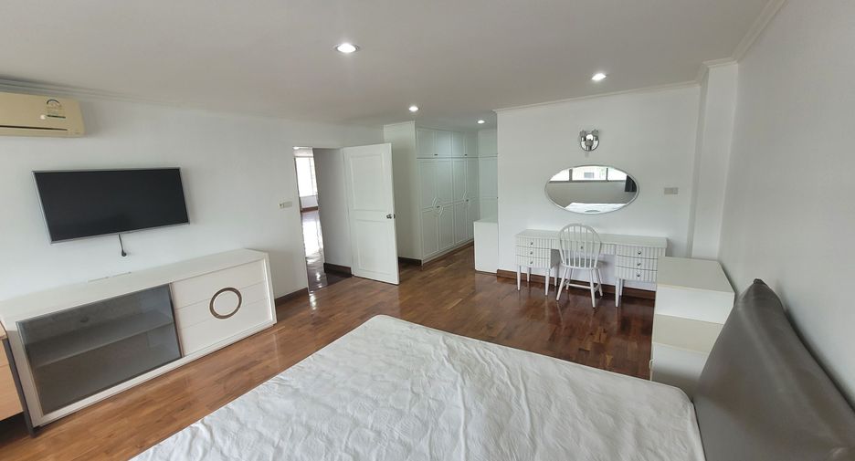 Condo en alquiler de 3 habitaciones en Watthana, Bangkok