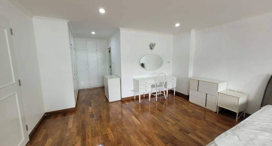 Condo en alquiler de 3 habitaciones en Watthana, Bangkok