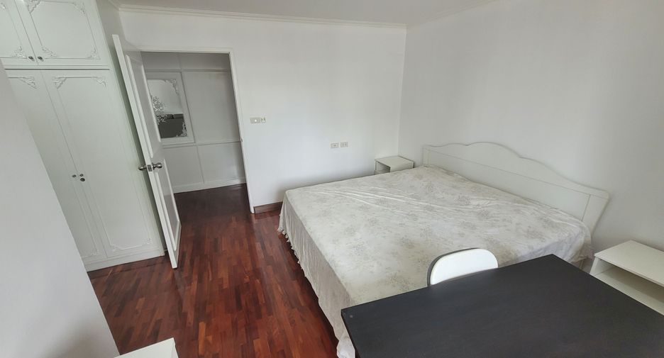 Condo en alquiler de 3 habitaciones en Watthana, Bangkok