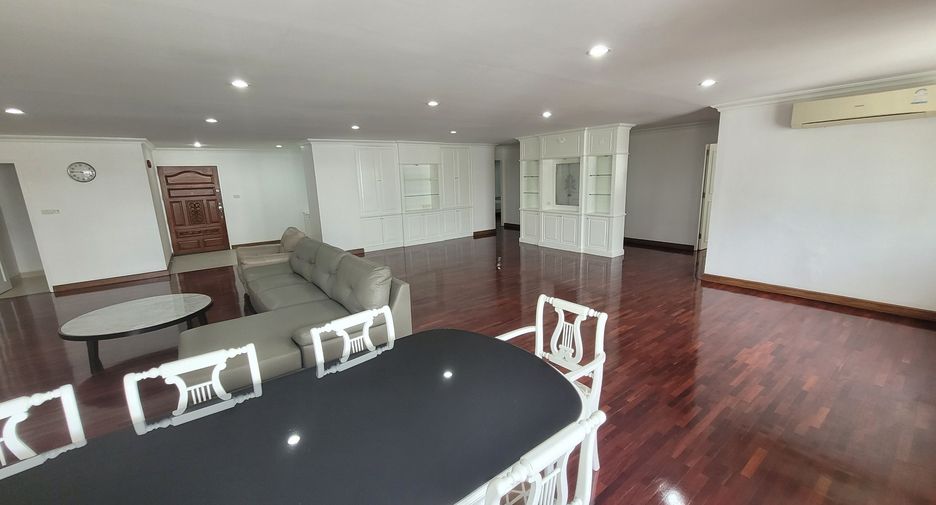 Condo en alquiler de 3 habitaciones en Watthana, Bangkok