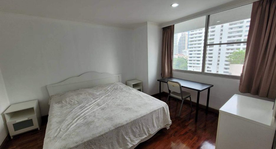 Condo en alquiler de 3 habitaciones en Watthana, Bangkok
