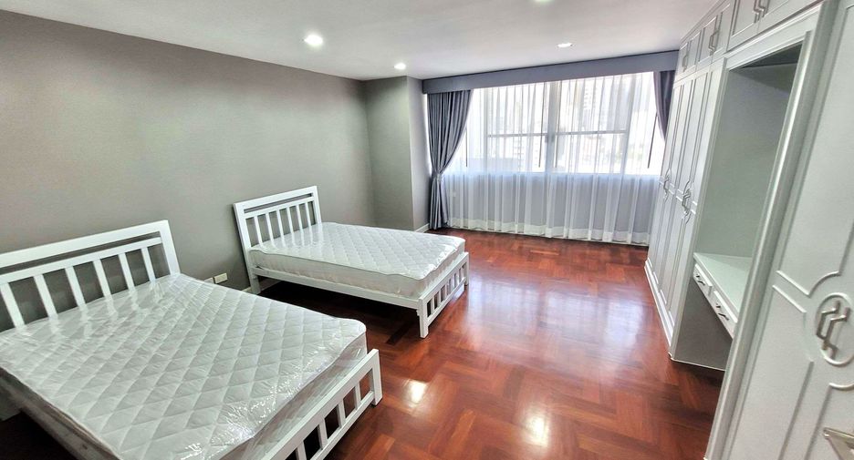 For rent 3 bedrooms condo in Watthana, Bangkok