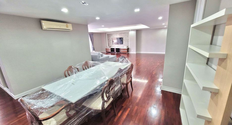 For rent 3 bedrooms condo in Watthana, Bangkok