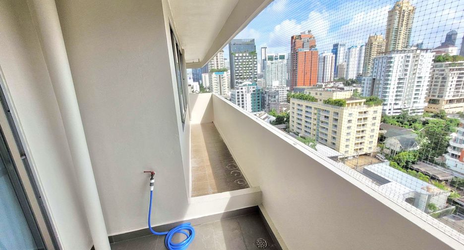 For rent 3 bedrooms condo in Watthana, Bangkok