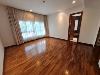For rent 3 bedrooms condo in Sathon, Bangkok