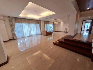 For rent 3 bedrooms condo in Sathon, Bangkok