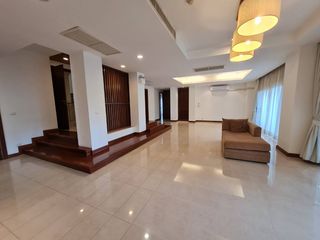 For rent 3 bedrooms condo in Sathon, Bangkok