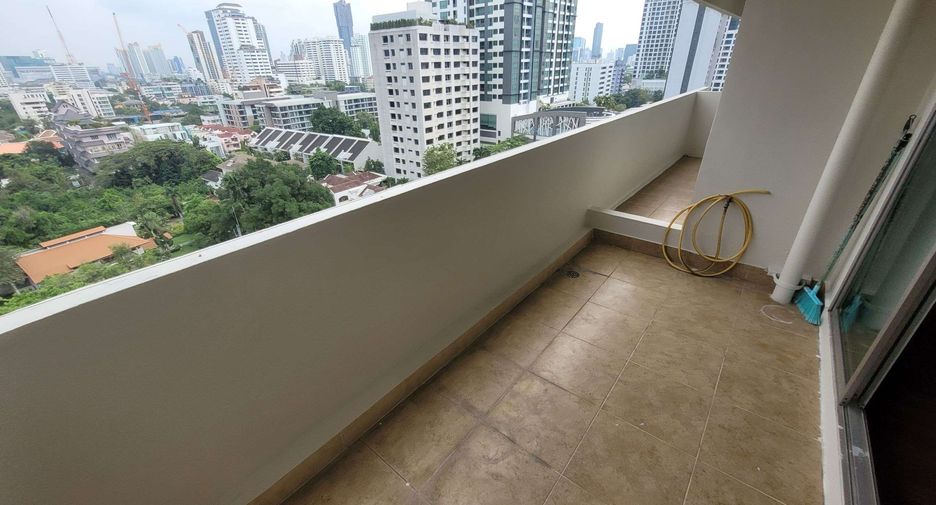 For rent 3 bedrooms condo in Watthana, Bangkok