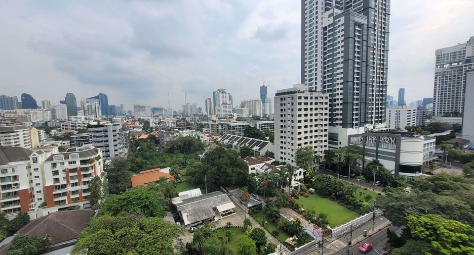 For rent 3 bedrooms condo in Watthana, Bangkok