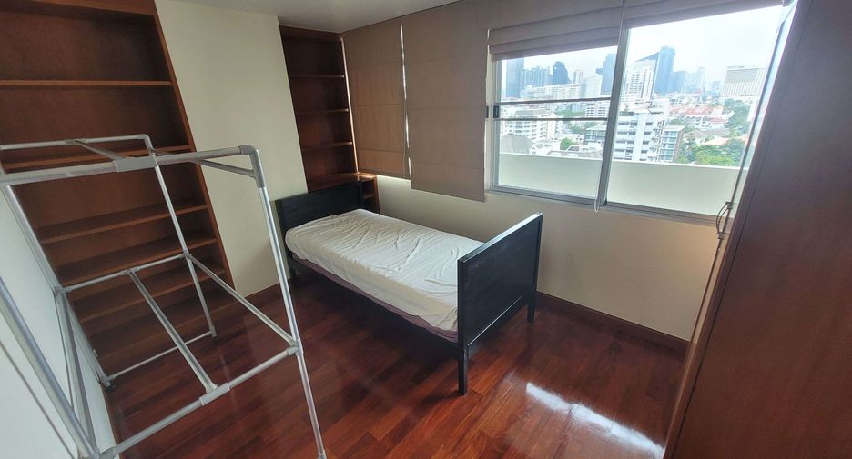 For rent 3 bedrooms condo in Watthana, Bangkok