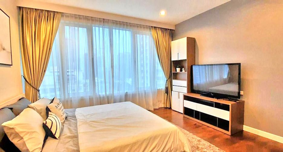 For rent 2 bedrooms condo in Khlong Toei, Bangkok