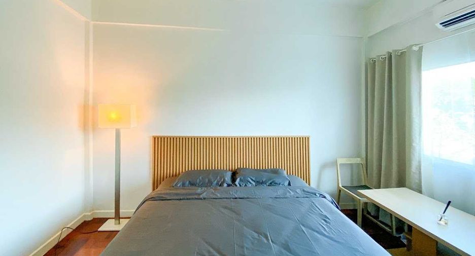 For rent and for sale 5 bedrooms townhouse in Watthana, Bangkok