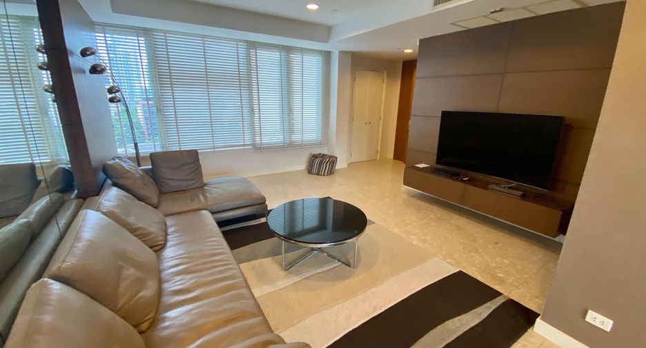 For rent 3 bedrooms condo in Watthana, Bangkok
