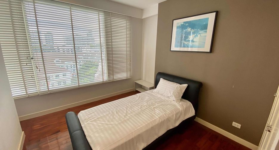 For rent 3 bedrooms condo in Watthana, Bangkok