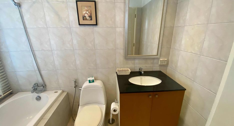 For rent 3 bedrooms condo in Watthana, Bangkok