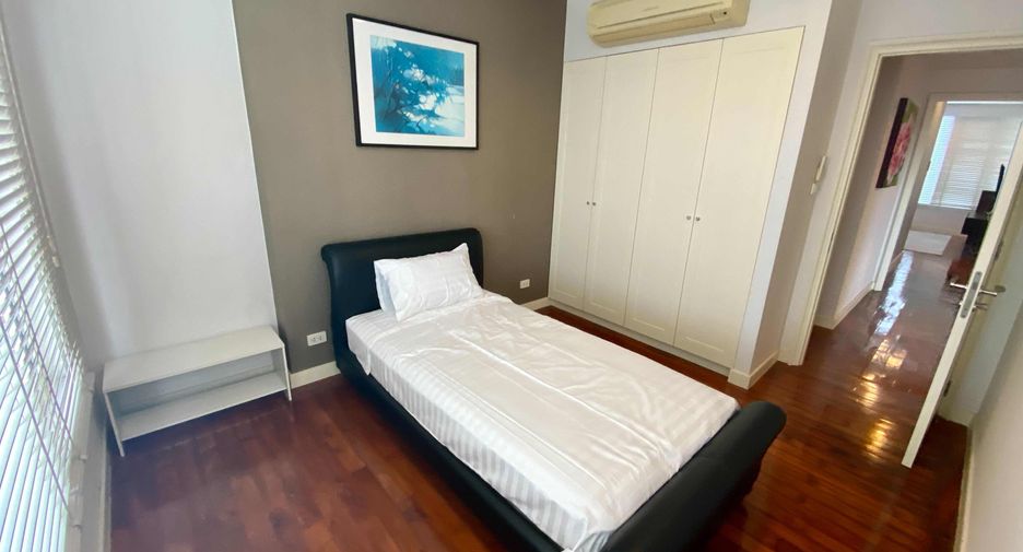 For rent 3 bedrooms condo in Watthana, Bangkok