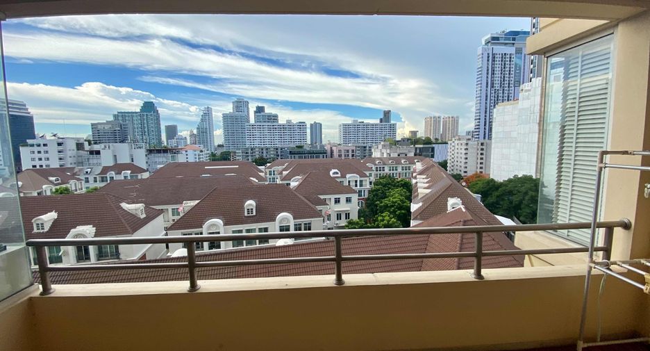 For rent 3 bedrooms condo in Watthana, Bangkok