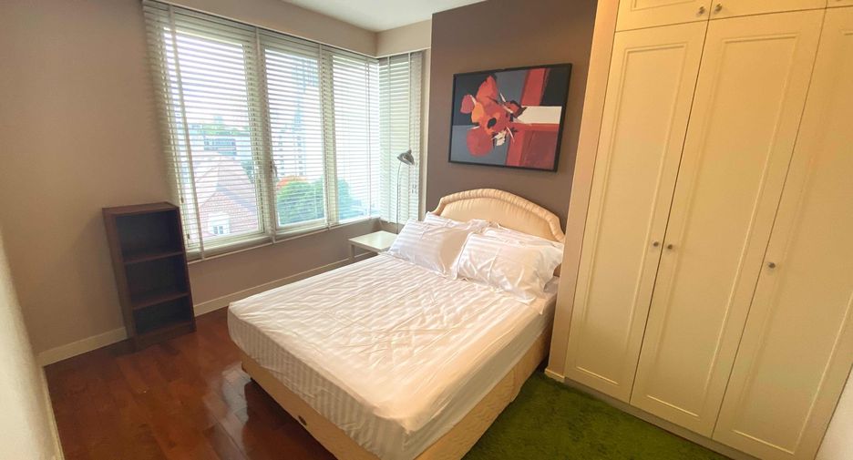 For rent 3 bedrooms condo in Watthana, Bangkok