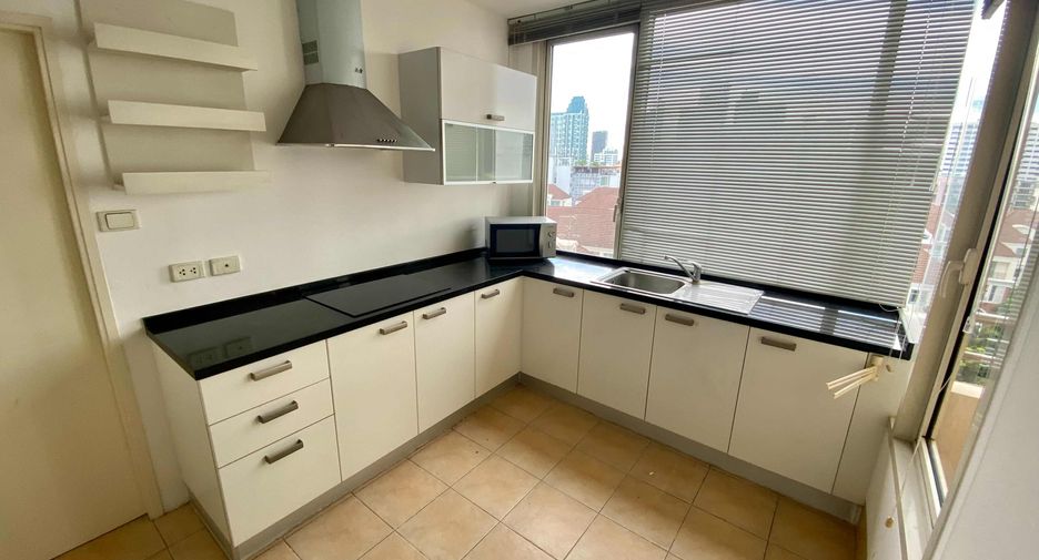 For rent 3 bedrooms condo in Watthana, Bangkok
