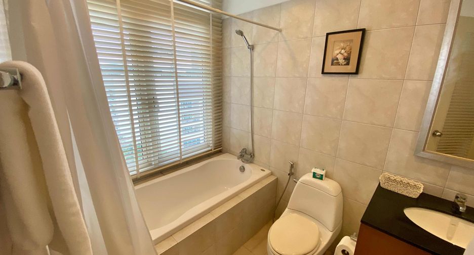 For rent 3 bedrooms condo in Watthana, Bangkok