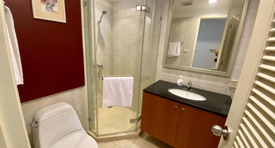 For rent 3 bedrooms condo in Watthana, Bangkok