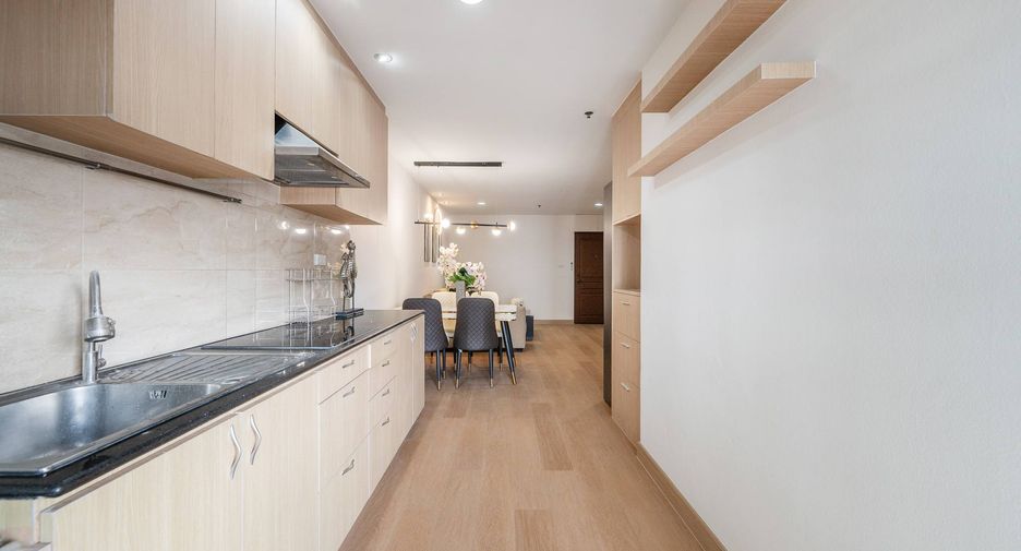 Condo en alquiler y en venta de 2 habitaciones en Khlong Toei, Bangkok