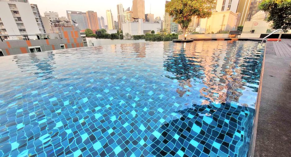 For rent 3 bedrooms condo in Watthana, Bangkok