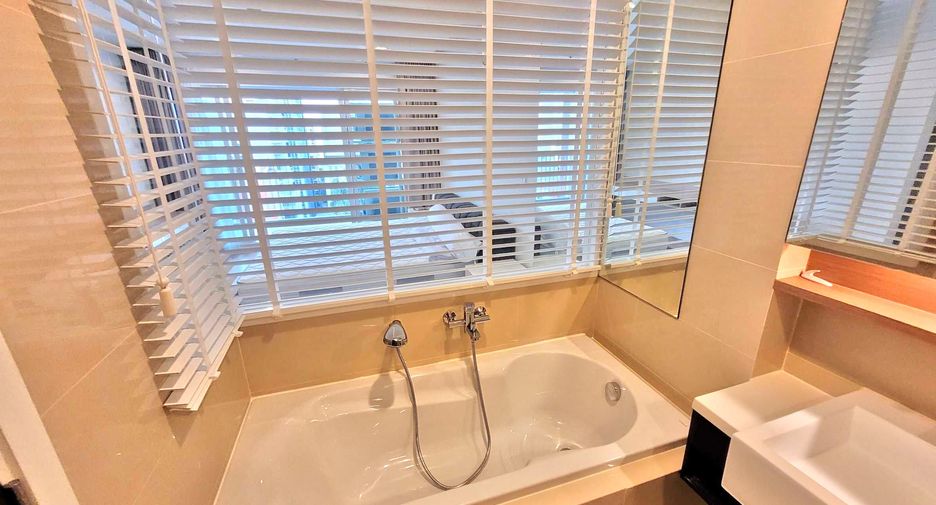 For rent 3 bedrooms condo in Watthana, Bangkok