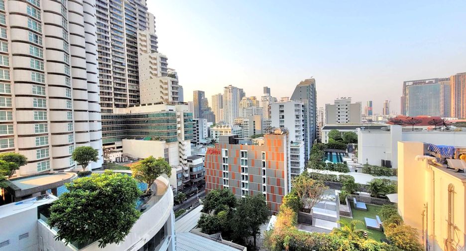 For rent 3 bedrooms condo in Watthana, Bangkok