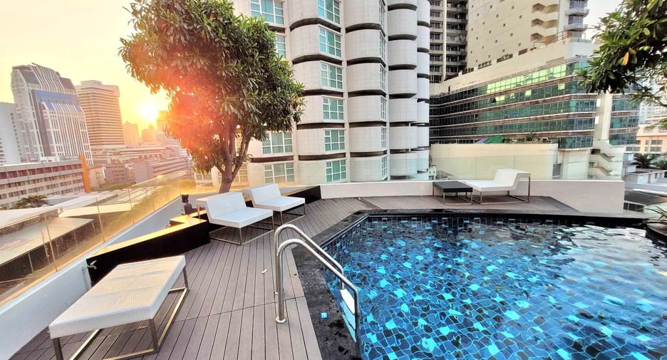 For rent 3 bedrooms condo in Watthana, Bangkok
