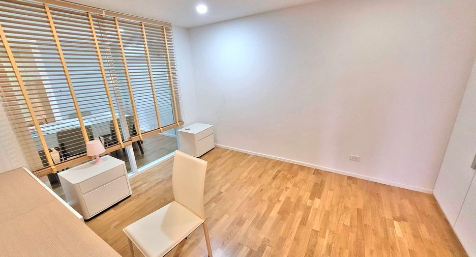 For rent 3 bedrooms condo in Watthana, Bangkok